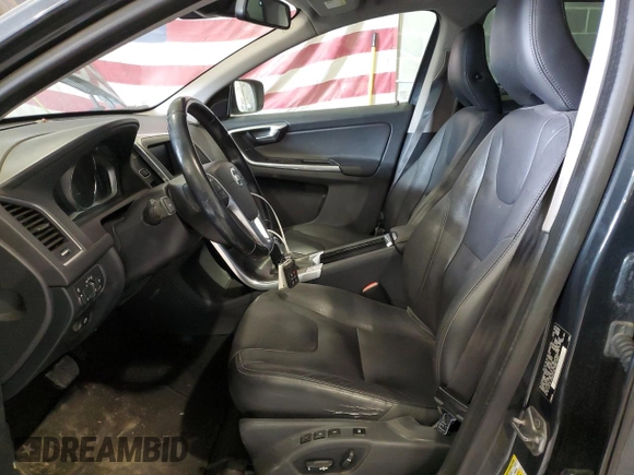 2015 Volvo XC60 T5 Drive-E Premier с VIN YV426MDB6F2588183, выставлен на аукционе Copart как лот 53553635 с пробегом 131 986 миль миль и Чистый • Clean title. История ставок и продаж доступна на DreamBid. Изображение 7.