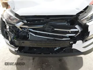 2018 Hyundai Tucson SEL z VIN KM8J3CA47JU809502, wystawiony jako IAAI lot #41777429 z przebiegiem 52 960 mil mil oraz . Historia ofert i sprzedaży dostępna na DreamBid. Obrazek 6.