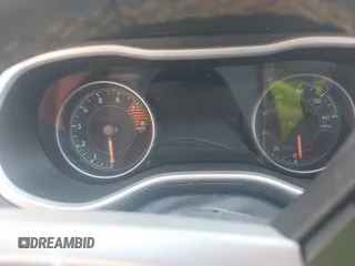 2018 Jeep Cherokee Trailhawk с VIN 1C4PJMBX1JD619990, выставлен на аукционе IAAI как лот 42240308 с пробегом Не указан миль и . История ставок и продаж доступна на DreamBid. Изображение 16.