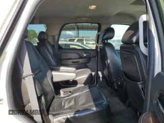 2010 Cadillac Escalade z VIN 1GYUKAEF3AR102057, wystawiony jako Copart lot #55177505 z przebiegiem 168 435 mil mil oraz Tytuł czysty. Historia ofert i sprzedaży dostępna na DreamBid. Obrazek 11.