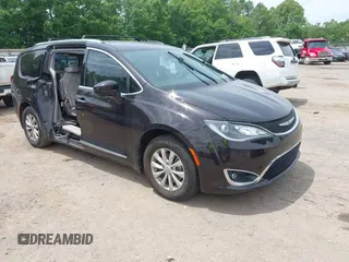 2018 Chrysler Pacifica Touring L z VIN 2C4RC1BGXJR151935, wystawiony jako IAAI lot #42266204 z przebiegiem 87 013 mil mil oraz . Historia ofert i sprzedaży dostępna na DreamBid. Obrazek 1.