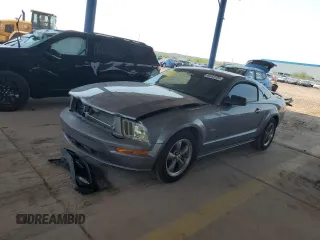 2006 Ford Mustang GT Deluxe with VIN 1ZVHT82H865177917, listed as a Copart auction lot 64452225 with 131,869 mi miles and Salvage title. Bid and sale history available at DreamBid. Image 1.
