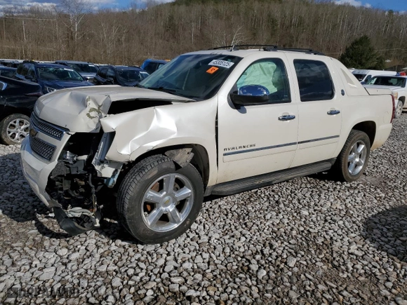 2013 Chevrolet Avalanche LTZ with VIN 3GNTKGE75DG293943, listed as a Copart auction lot 45305125 with 0 mi miles and Salvage Title. Bid and sale history available at carsss.com. Image 1.