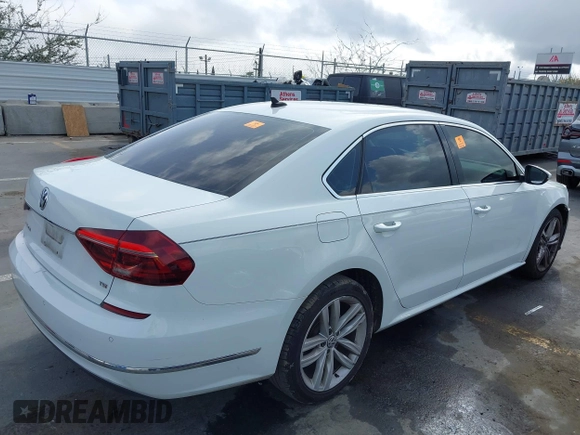 2018 Volkswagen Passat SE z VIN 1VWBA7A33JC031098, wystawiony jako IAAI lot #41915976 z przebiegiem 147 454 mil mil oraz . Historia ofert i sprzedaży dostępna na DreamBid. Obrazek 4.
