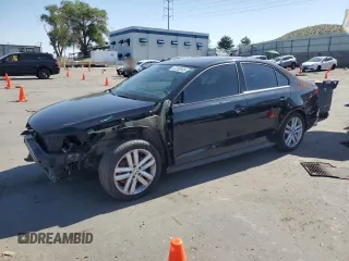 2014 Volkswagen Jetta GLI Autobahn z VIN 3VW5S7AJ5EM236726, wystawiony jako Copart lot #62393605 z przebiegiem 130 309 mil mil oraz Szkoda całkowita • Salvage title. Historia ofert i sprzedaży dostępna na DreamBid. Obrazek 1.