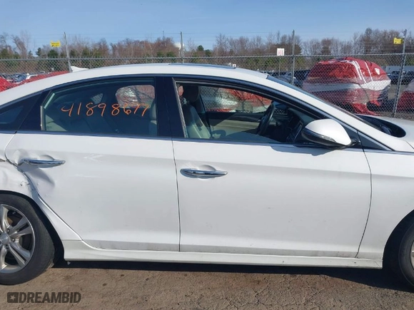 2019 Hyundai Sonata Sport with VIN 5NPE34AF0KH737194, listed as a IAAI auction lot 41898277 with 72,142 mi miles. Bid and sale history available at carsss.com. Image 13.