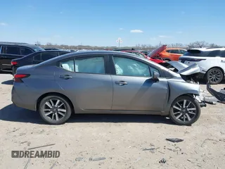 2021 Nissan Versa SV with VIN 3N1CN8EV3ML826189, listed as a IAAI auction lot 41830071 with 70,442 mi miles. Bid and sale history available at carsss.com. Image 13.