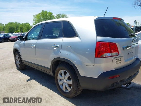 2011 Kia Sorento LX with VIN 5XYKTCA18BG029011, listed as a IAAI auction lot 42101307 with 158,762 mi miles. Bid and sale history available at carsss.com. Image 3.