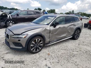 2020 Volvo V60 z VIN YV4102WK8L1036653, wystawiony jako Copart lot #61437033 z przebiegiem 35 446 mil mil oraz . Historia ofert i sprzedaży dostępna na DreamBid. Obrazek 1.