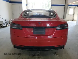 2022 Tesla Model S z VIN 5YJSA1E53NF486764, wystawiony jako Copart lot #52705885 z przebiegiem 73 637 mil mil oraz Szkoda całkowita • Salvage title. Historia ofert i sprzedaży dostępna na DreamBid. Obrazek 6.