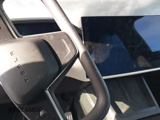 2022 Tesla Model X Plaid z VIN 7SAXCBE69NF343318, wystawiony jako IAAI lot #41387403 z przebiegiem Nie podano mil oraz . Historia ofert i sprzedaży dostępna na DreamBid. Obrazek 7.
