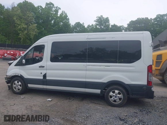2020 Ford Transit Passenger XL z VIN 1FBAX2CG9LKA95093, wystawiony jako IAAI lot #42292375 z przebiegiem 53 912 mil mil oraz . Historia ofert i sprzedaży dostępna na DreamBid. Obrazek 15.