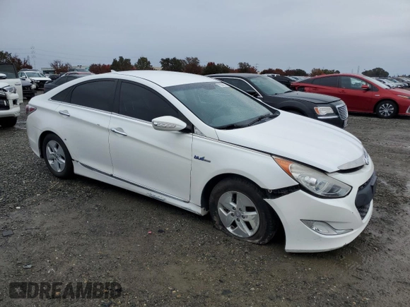 2012 Hyundai Sonata Hybrid with VIN KMHEC4A4XCA057497, listed as a Copart auction lot 82206914 with Not Provided miles and Salvage Title. Bid and sale history available at DreamBid. Image 4.