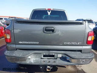 2001 Chevrolet Silverado 1500 LS with VIN 2GCEC19V411309090, listed as a IAAI auction lot 41693056 with 174,262 mi miles. Bid and sale history available at carsss.com. Image 6.