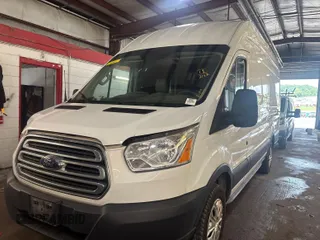 2019 Ford Transit с VIN 1FTBW3XM1KKA29208, выставлен на аукционе IAAI как лот 42631265 с пробегом 215 367 миль миль и . История ставок и продаж доступна на DreamBid. Изображение 53.