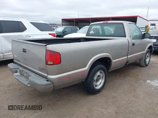 1998 GMC Sonoma with VIN 1GTCS1445WK505426, listed as a IAAI auction lot 41710516 with 112,703 mi miles. Bid and sale history available at carsss.com. Image 4.