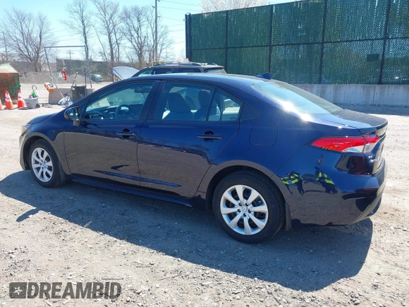 2022 Toyota Corolla LE with VIN 5YFEPMAE8NP320053, listed as a IAAI auction lot 42020183 with 6,673 mi miles and . Bid and sale history available at carsss.com. Image 3.