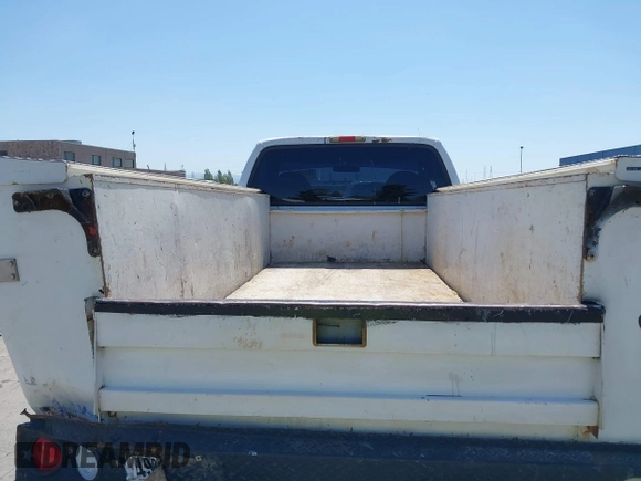 2002 Ford F-350 with VIN 1FDSF34L32EA69781, listed as a IAAI auction lot 42184745 with 175,511 mi miles and . Bid and sale history available at DreamBid. Image 8.