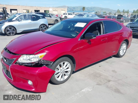 2013 Lexus ES 300h z VIN JTHBW1GGXD2010589, wystawiony jako IAAI lot #42149715 z przebiegiem 174 252 mil mil oraz . Historia ofert i sprzedaży dostępna na DreamBid. Obrazek 18.