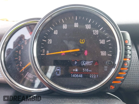 2015 MINI Hardtop 4 Door with VIN WMWXS5C5XFT827330, listed as a IAAI auction lot 42402965 with 140,648 mi miles and . Bid and sale history available at DreamBid. Image 7.