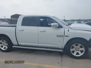 2017 Ram 1500 Lone Star Silver z VIN 1C6RR6LT7HS791379, wystawiony jako IAAI lot #42196470 z przebiegiem 96 222 mil mil oraz . Historia ofert i sprzedaży dostępna na DreamBid. Obrazek 13.