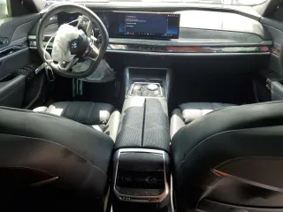 2023 BMW 7 Series 760i xDrive z VIN WBA33EJ02PCM31462, wystawiony jako Copart lot #60895944 z przebiegiem 21 413 mil mil oraz Czysty tytuł • Clean title. Historia ofert i sprzedaży dostępna na DreamBid. Obrazek 8.
