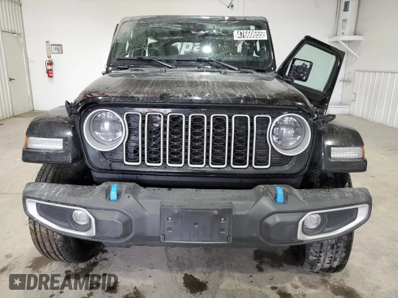 2024 Jeep Wrangler Sahara with VIN 1C4RJXP60RW257385, listed as a Copart auction lot 47660655 with 20,899 mi miles and Salvage title. Bid and sale history available at DreamBid. Image 5.