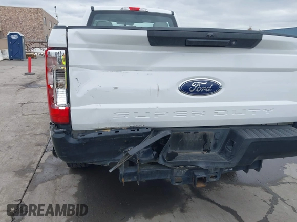 2019 Ford Super Duty F-250 SRW XL with VIN 1FTBF2A65KEC88948, listed as a IAAI auction lot 41273042 with 148,467 mi miles. Bid and sale history available at carsss.com. Image 6.