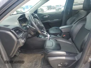 2020 Jeep Cherokee Altitude z VIN 1C4PJMLX1LD500337, wystawiony jako Copart lot #59672395 z przebiegiem 168 344 mil mil oraz Szkoda całkowita • Salvage title. Historia ofert i sprzedaży dostępna na DreamBid. Obrazek 7.