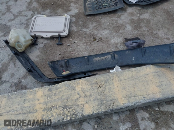 2004 Jeep Wrangler Sahara с VIN 1J4FA59S44P704878, выставлен на аукционе IAAI как лот 42226255 с пробегом 88 886 миль миль и . История ставок и продаж доступна на DreamBid. Изображение 12.