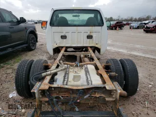 2004 Ford F-350 with VIN 1FDWF36P44EC05243, listed as a Copart auction lot 37153244 with 221,116 mi miles and Salvage title. Bid and sale history available at DreamBid. Image 10.