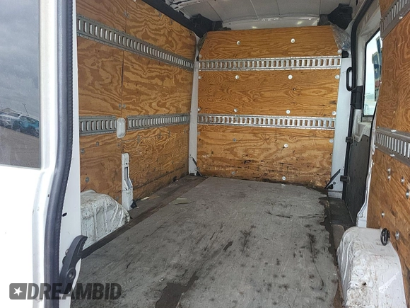 2018 Ford Transit с VIN 1FTYE1CM4JKA08195, выставлен на аукционе IAAI как лот 42726983 с пробегом 131 936 миль миль и . История ставок и продаж доступна на DreamBid. Изображение 25.