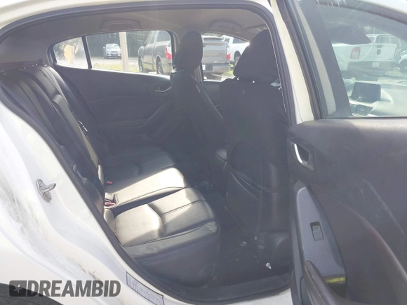2018 Mazda 3 Touring z VIN 3MZBN1L35JM210093, wystawiony jako IAAI lot #39810891 z przebiegiem 110 052 mil mil oraz . Historia ofert i sprzedaży dostępna na DreamBid. Obrazek 8.