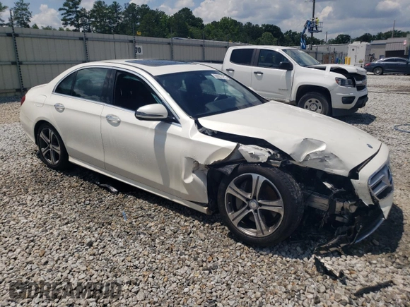 2017 Mercedes-Benz E 300 Luxury with VIN WDDZF4KB1HA148925, listed as a Copart auction lot 60001475 with 72,293 mi miles and Salvage title. Bid and sale history available at DreamBid. Image 4.