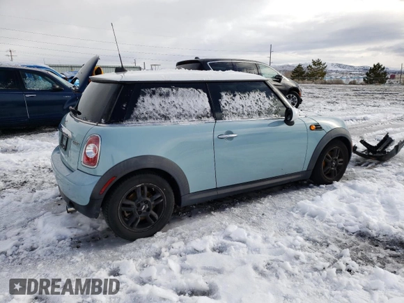 2013 MINI Cooper Hardtop with VIN WMWSU3C59DT685932, listed as a Copart auction lot 44947165 with 134,350 mi miles and Salvage Title. Bid and sale history available at carsss.com. Image 3.