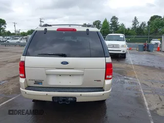 2005 Ford Explorer z VIN 1FMDU75K75ZA57352, wystawiony jako IAAI lot #42134980 z przebiegiem Nie podano mil oraz . Historia ofert i sprzedaży dostępna na DreamBid. Obrazek 17.