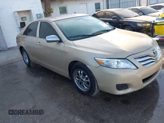 2011 Toyota Camry LE z VIN 4T1BF3EK2BU670515, wystawiony jako IAAI lot #41867049 z przebiegiem 174 987 mil mil oraz . Historia ofert i sprzedaży dostępna na DreamBid. Obrazek 1.