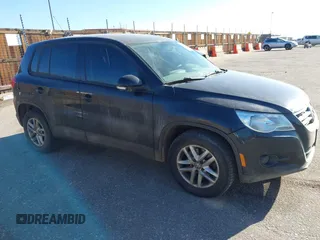 2011 Volkswagen Tiguan SEL with VIN WVGBV7AX4BW552160, listed as a IAAI auction lot 41507235 with 133,139 mi miles and . Bid and sale history available at DreamBid. Image 1.