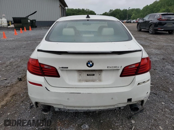 2014 BMW 5 Series 535i xDrive z VIN WBA5B3C50ED535321, wystawiony jako Copart lot #57020725 z przebiegiem 178 165 mil mil oraz Szkoda całkowita • Salvage title. Historia ofert i sprzedaży dostępna na DreamBid. Obrazek 6.