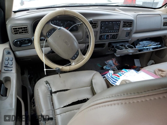 2001 Ford Excursion Limited z VIN 1FMNU42L31EA08652, wystawiony jako Copart lot #75287504 z przebiegiem 474 232 mil mil oraz Szkoda całkowita • Salvage title. Historia ofert i sprzedaży dostępna na DreamBid. Obrazek 8.