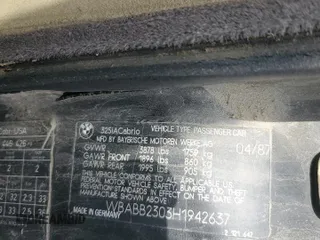 1987 BMW 3 Series z VIN WBABB2303H1942637, wystawiony jako Copart lot #59732834 z przebiegiem 167 593 mil mil oraz Szkoda całkowita • Salvage title. Historia ofert i sprzedaży dostępna na DreamBid. Obrazek 12.