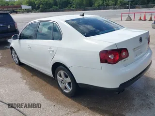 2008 Volkswagen Jetta SE with VIN 3VWRM71K58M083712, listed as a IAAI auction lot 42588922 with Not provided miles and . Bid and sale history available at DreamBid. Image 3.
