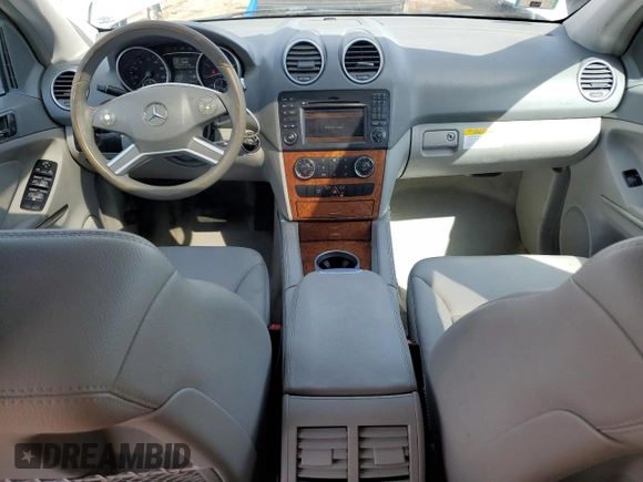 2009 Mercedes-Benz M 350 z VIN 4JGBB86E99A480725, wystawiony jako Copart lot #49236245 z przebiegiem 109 271 mil mil oraz Szkoda całkowita • Salvage title. Historia ofert i sprzedaży dostępna na DreamBid. Obrazek 8.
