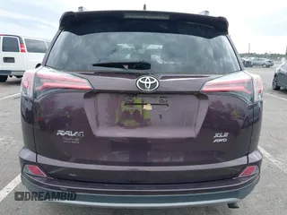 2018 Toyota RAV4 XLE with VIN 2T3RFREV5JW811742, listed as a IAAI auction lot 42030276 with 58,034 mi miles. Bid and sale history available at carsss.com. Image 16.