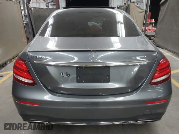 2017 Mercedes-Benz E-Class E 300 Luxury with VIN WDDZF4JB1HA085505, listed as a IAAI auction lot 41691166 with 1 mi miles. Bid and sale history available at carsss.com. Image 16.