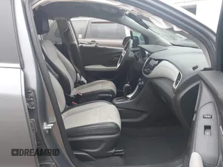 2020 Chevrolet Trax LT with VIN 3GNCJLSB9LL302685, listed as a IAAI auction lot 42497808 with 38,089 mi miles and . Bid and sale history available at DreamBid. Image 5.