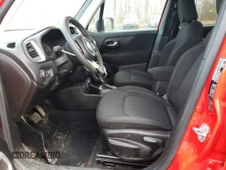 2021 Jeep Renegade Jeepster z VIN ZACNJDAB8MPM81851, wystawiony jako Copart lot #49913615 z przebiegiem 56 130 mil mil oraz Czysty tytuł • Clean title. Historia ofert i sprzedaży dostępna na DreamBid. Obrazek 7.