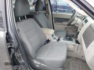 2009 Ford Escape XLT with VIN 1FMCU03G59KB04202, listed as a IAAI auction lot 41919819 with 111,730 mi miles. Bid and sale history available at carsss.com. Image 5.