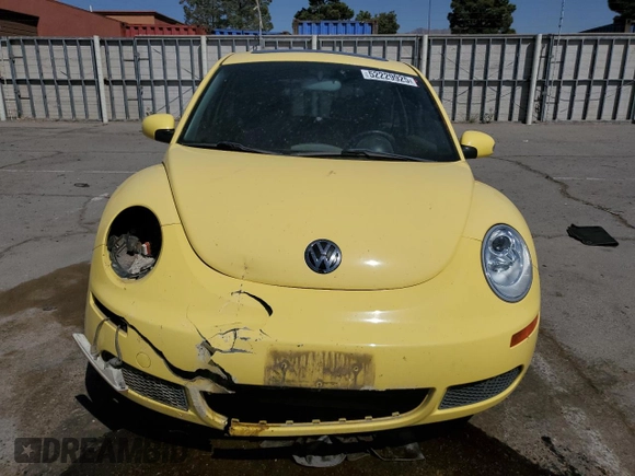 2008 Volkswagen Beetle S with VIN 3VWRW31C68M527286, listed as a Copart auction lot 52229925 with 112,582 mi miles and Clean Title. Bid and sale history available at DreamBid. Image 5.