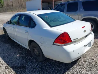 2010 Chevrolet Impala Police Police with VIN 2G1WD5EMXA1228853, listed as a IAAI auction lot 41662690 with 255,458 mi miles. Bid and sale history available at carsss.com. Image 3.